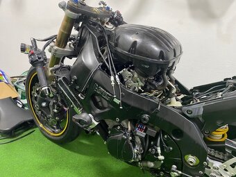 Predám Suzuki GSX-R 1000 K8 - na náhradné diely - 7