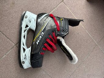 Hokejové veci - deti - 7