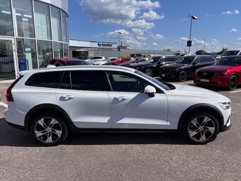 Predám VOLVO V60 Cross Country 2,0 B5 184kW AT8, SK - 7