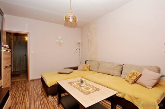 Veľký 4 izbový byt s balkónom - Na predaj - 7