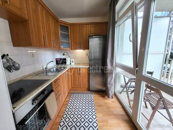 Komplet zariadený 2-izbový byt s loggiou a parkovaním … - 7