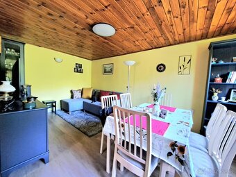 Predáme krásnu chatu a veľkým pozemkom 889m2 Jelenec - 7
