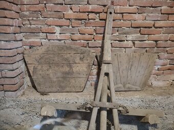 Starý drevený konský voz - časti - 7