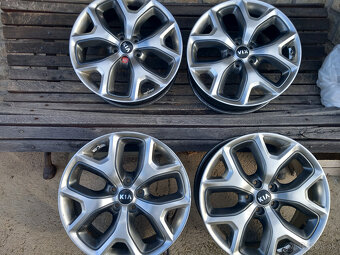 5x114.3 R19 Kia Sorento +snimace - 7