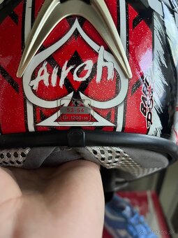 Prilba na motorku airoh - 7