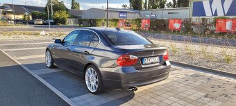 BMW E90 325xi - 7