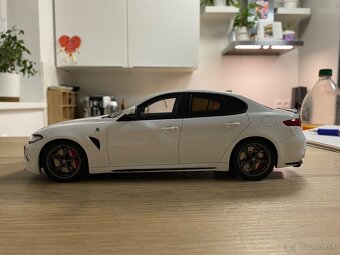 Alfa Romeo Giulia 1:18 Otto - 7