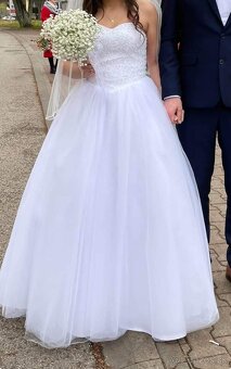 Princeznovské svadobné šaty so závojom a korunkou - 7