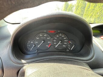 Peugeot 206 1.1 benzín - 7
