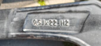 Hankook 265/40 R22 na elektrónoch ALutec - 7