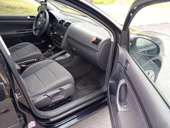 Predám Wolkswagen Golf 5 TDI Comfortline - 7