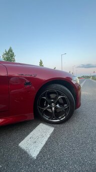 Alfa romeo Giulia - 7