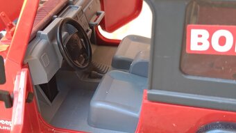 Bruder Jeep Wrangler s prívesom - 7