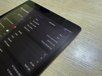 Ipad 7 32gb plnefunkcny ma len bezne znamky na ramiku ale zi - 7