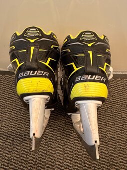 BRANKÁŘSKÉ BRUSLE BAUER GSX VEL. 39/5,5 FIT2 - 7