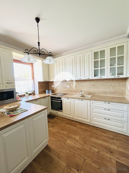 Reality KOMPLEX s.r.o., Vám ponúka na predaj moderný 4-izbov - 7