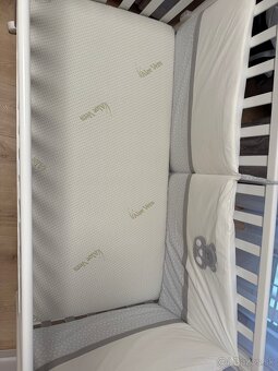 Detská postieľka Erbesi s medvedíkov a srdiečkami - 7