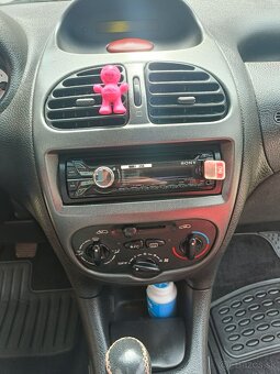 Predám PEUGEOT 206, 1.4E, HATCHBACK 5DV. - 7