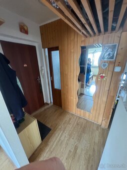 Predám 2i byt s záhradou a garazou - 7