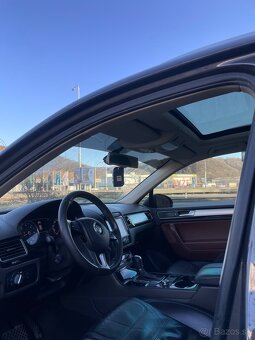 Volkswagen Touareg II  Nová STK / EM - 7