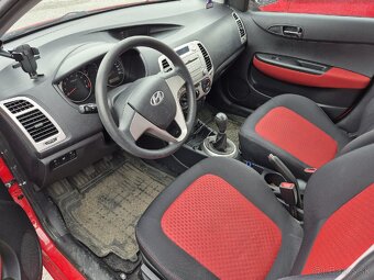Hyundai i20 2010 1.4 74kW benzín 155 000km - 7