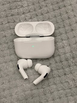 Apple AirPods Pro 2 - 7