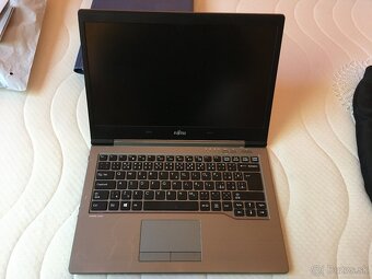 Predám notebook Fujitsu LIFEBOOK U Series - 7