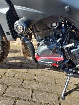 Suzuki gsr 600 - 7