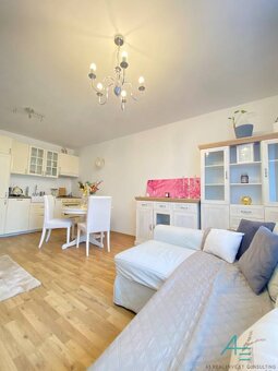 Bezbariérový,  2.izbový byt s predzáhradkou a garážovým stát - 7