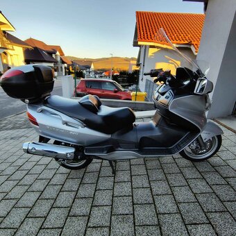 Suzuki Burgman 650 - 7