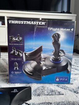 Thrustmaster Joystick - 7