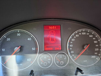 Predám VW Touran 1,9 TDI 7 Miestne - 7