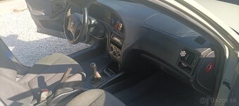 Hyundai Elantra - 7