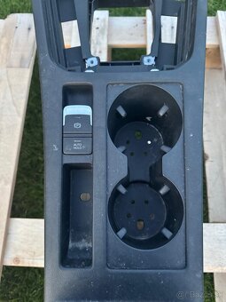 Lakťová opierka a stredový tunel Passat B8 - 7