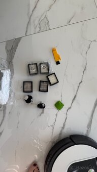 Irobot roomba i7 so stanicou - 7