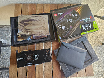 MSI GeForce RTX 3070 GAMING TRIO 8GB GDDR6 - 7