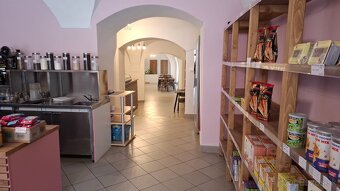 PREDAJ obchodný priestor v centre Trnavy (Štefánikova ulica) - 7