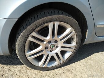 Rozpredám Superb 2 elegance 2.0 TDI 125kw - 7