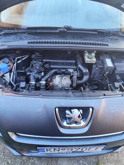 Predám Peugeot 5008 1.6hdi - 7