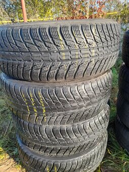 Mam na predaj zimné pneumatiky  235/65r17 - 7