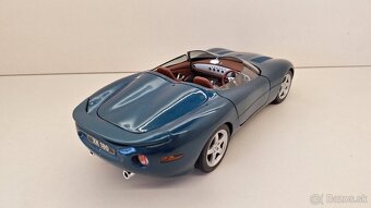 1:18 JAGUAR XK180 - 7