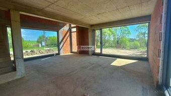 Rozostavaný rodinný dom 293 m2 s veľkým pozemkom a výhľadom - 7