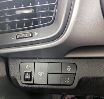 Kia Stonic 1,4 - 7