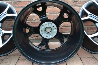 5x114,3 R18 Hlinikove disky Original Kia Xceed - 7