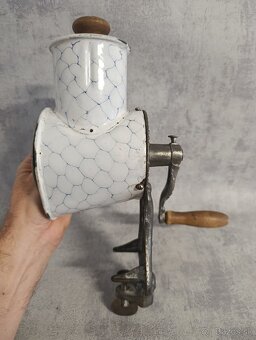 Krásný velký mlyncek na strouhanku IDA s krásný, smaltem. - 7