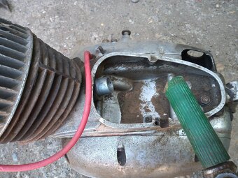 predám motor na CZ-125-150 - 7