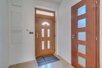 6-izbový rodinný dom s dvojgarážou v Malinove - 7