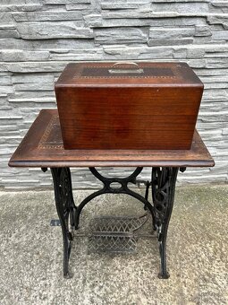 Starožitný šijací stroj Singer - 7