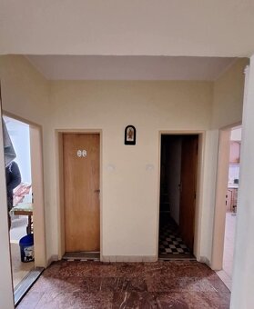 Na predaj rodinný dom so záhradou 1400 m2, obec Dvorníky - 7