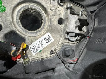 Predám vyhrievaný multifunkčný volant s elektronikou + páčky - 7